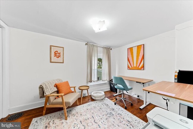 Building Photo - 131 E Union St