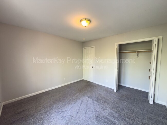 Building Photo - 4720 Parkville Dr