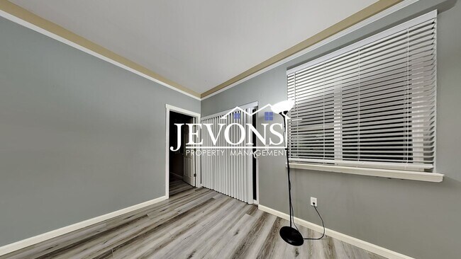 Building Photo - Experience this beautiful SeaTac single-fa...