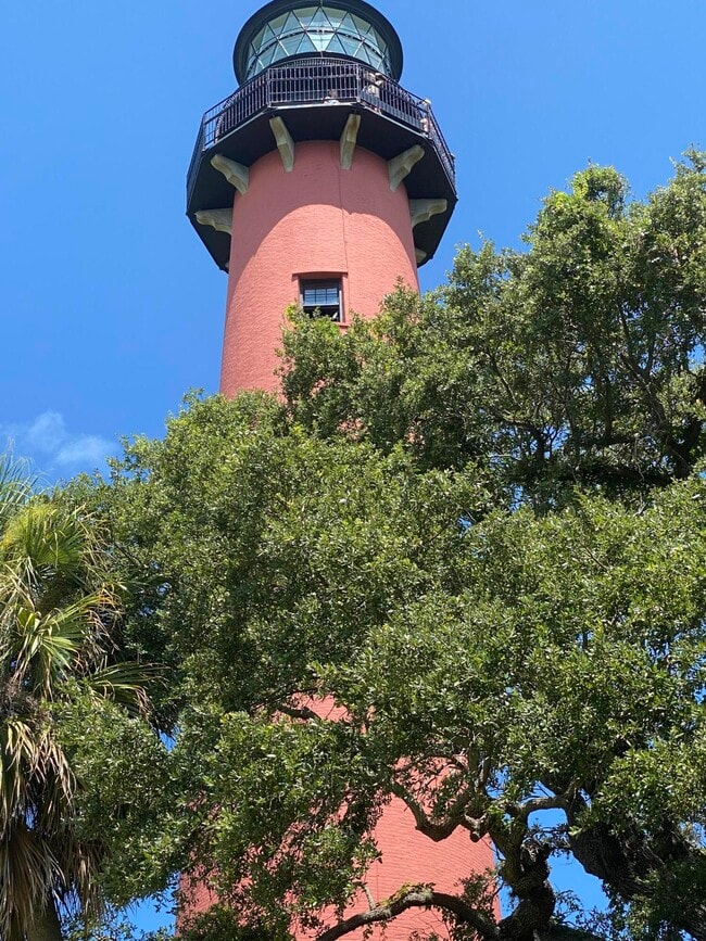 Building Photo - 145 Beacon Ln