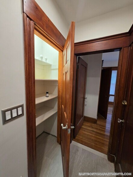 Building Photo - 102 Bayswater St