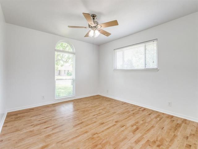 Building Photo - 1718 Crescent Dr