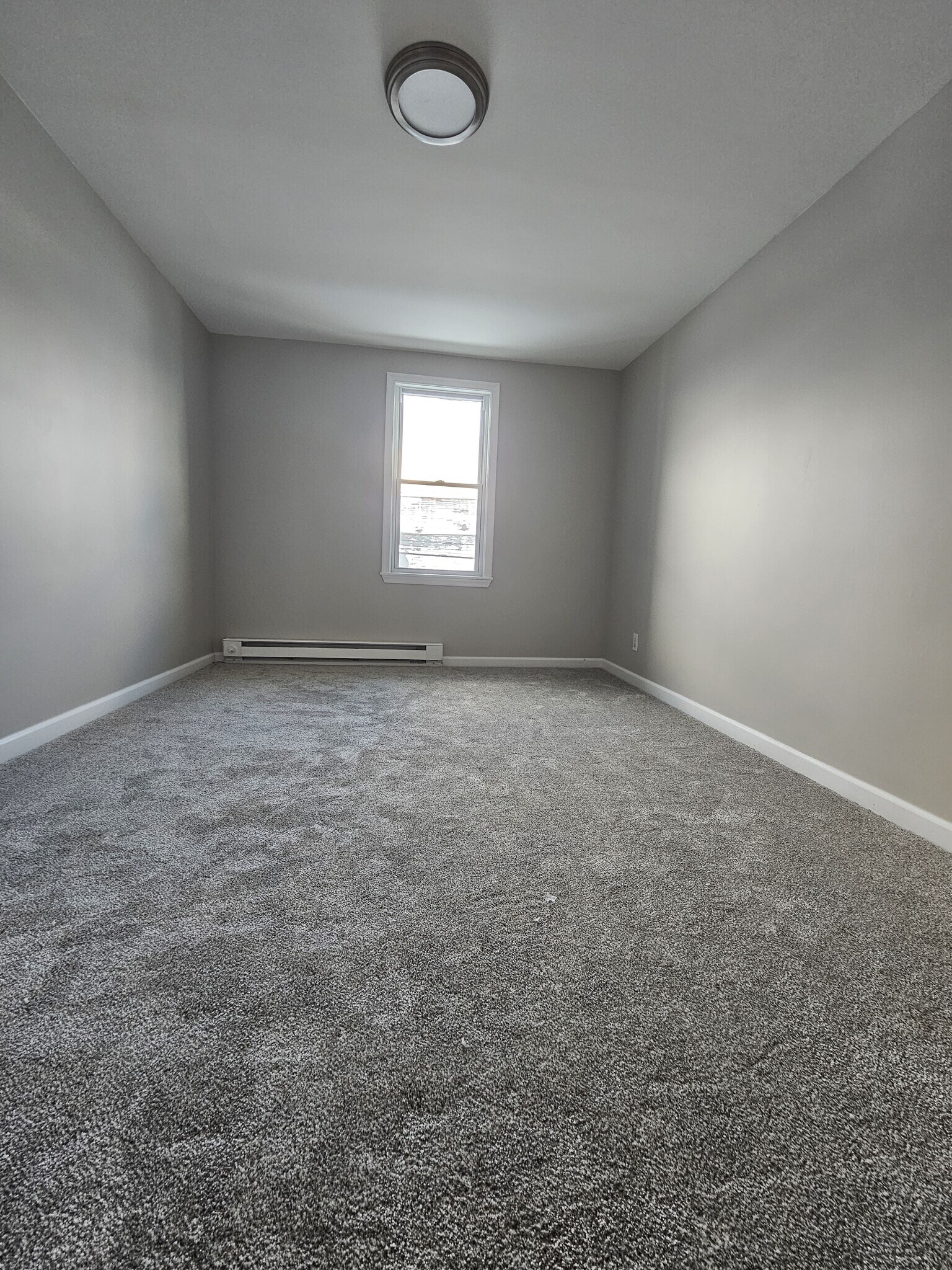 Building Photo - 1338 Main St