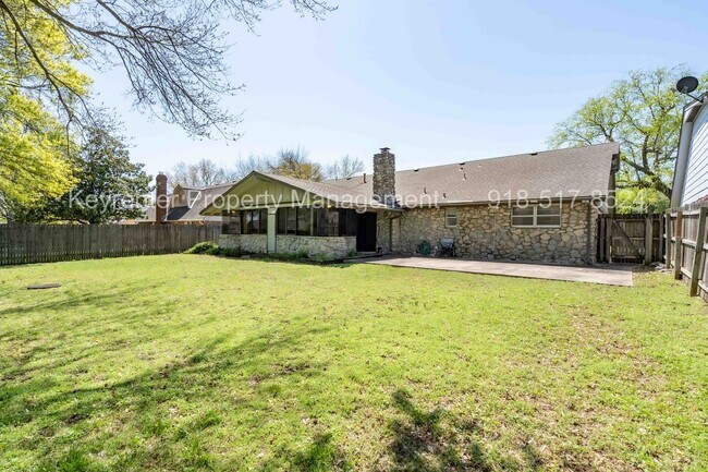 Building Photo - 3 Bed | 2 Bath in South Tulsa!