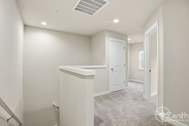 Building Photo - 18212 NE 47th Ave