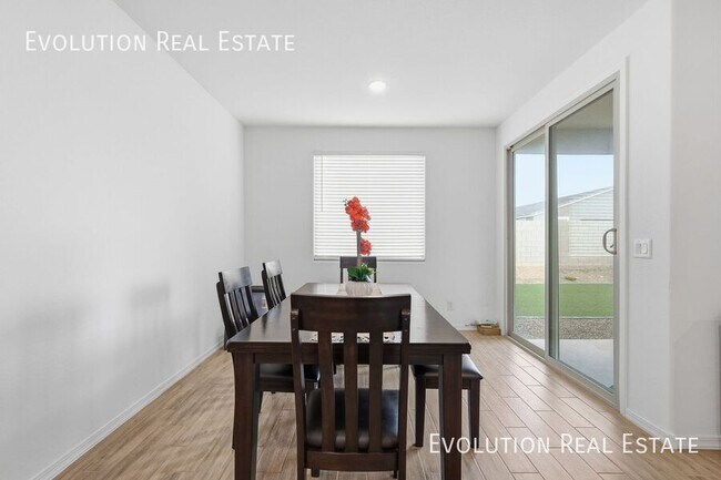 Building Photo - 5532 W Coplen Farms Rd