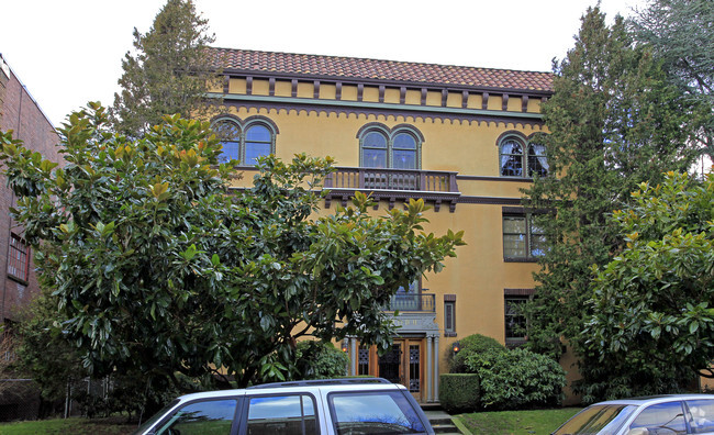 Primary Photo - Carmona Apartments