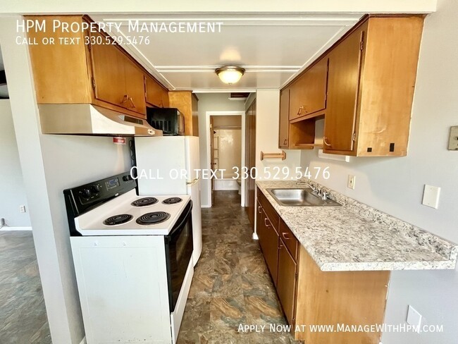 Building Photo - 887 Bryant Ave