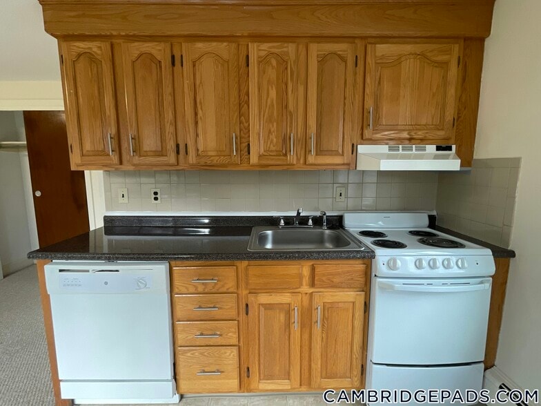 Building Photo - 15 Chester St