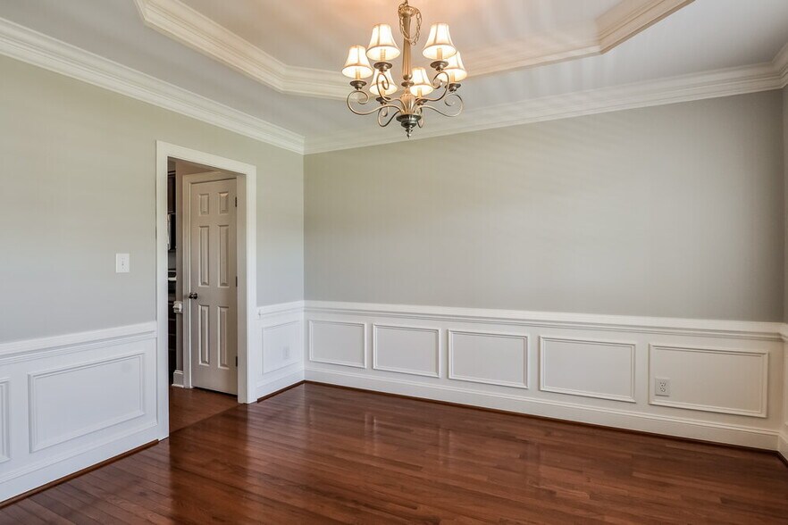 Building Photo - 3011 Watsonia Dr