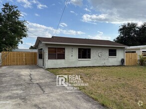 Building Photo - Updated South Tampa Pool Home with Fenced ...