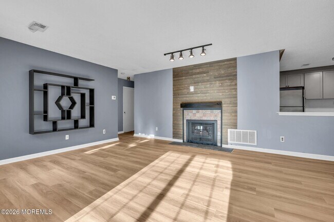 Building Photo - 106 Frontier Way