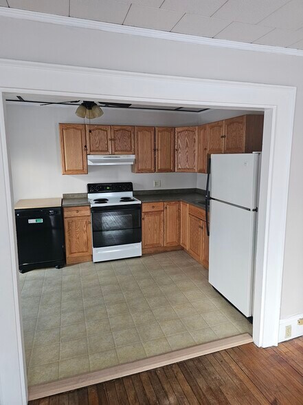 Building Photo - 69 Green St