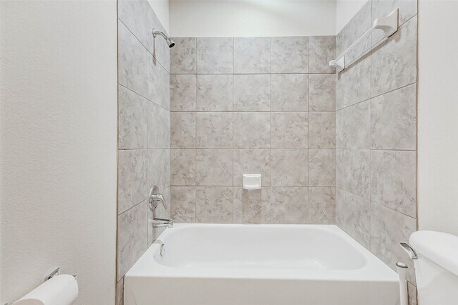 Building Photo - 2226 Arrowwood Trail