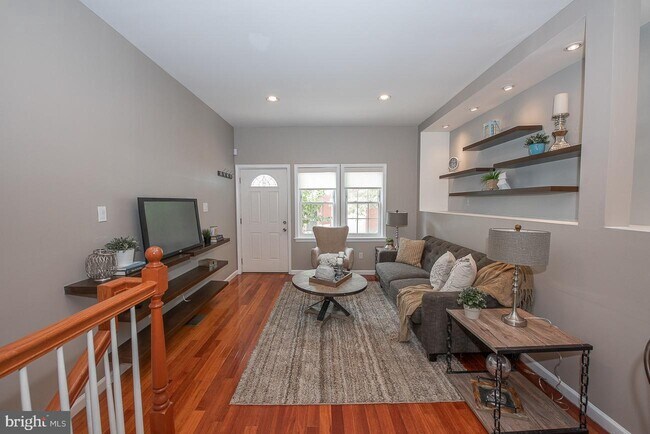 Building Photo - 2025 Parrish St