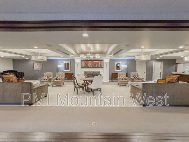 Building Photo - 171 E 3rd Ave