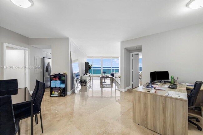 Building Photo - 4775 Collins Ave