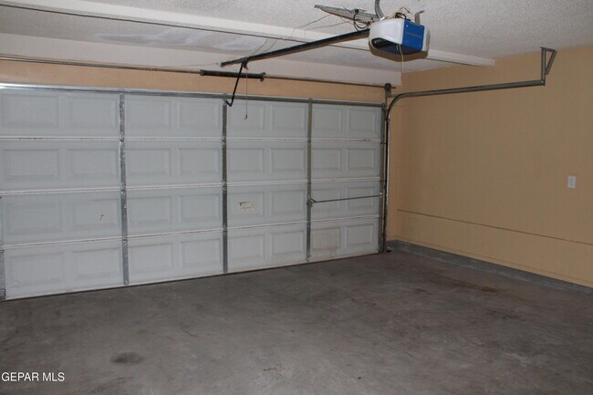 Building Photo - 11204 Endeavor Pl