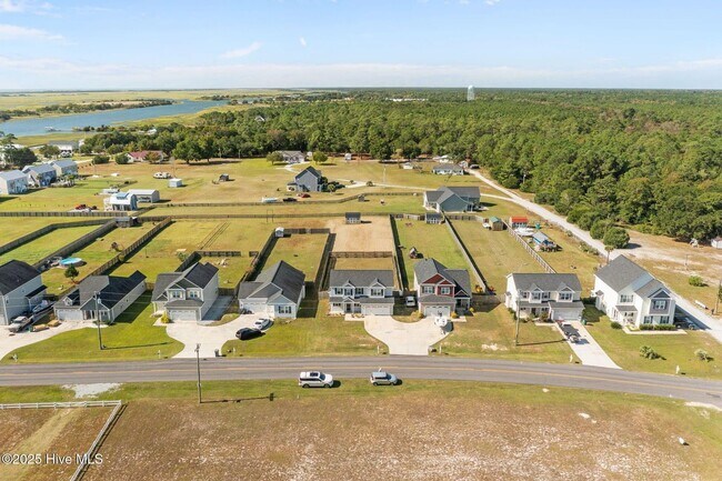 Building Photo - 216 Shell Rock Landing Rd