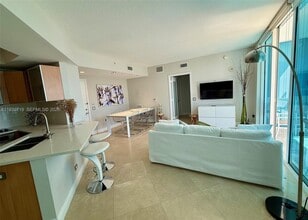 Building Photo - 480 NE 30th St