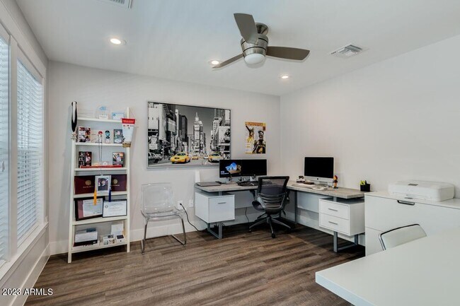 Building Photo - 816 N 3rd Ave