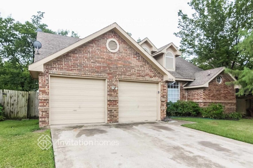 Building Photo - 12418 Summer Hill Dr