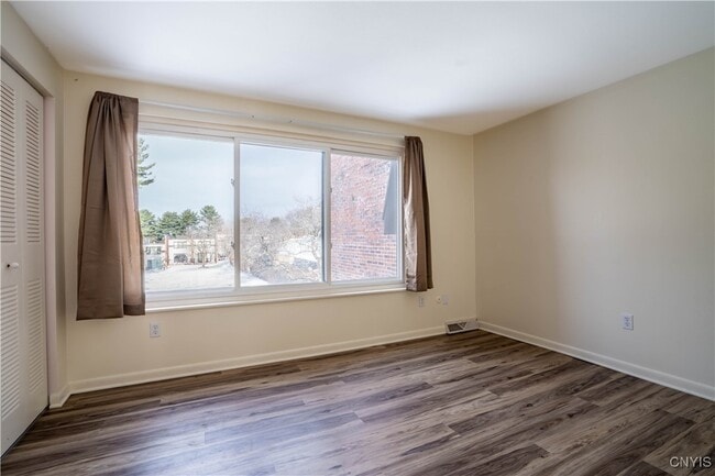 Building Photo - 67 Chestnut Rd