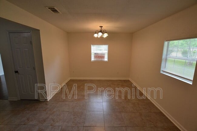 Building Photo - 1857 Theron Dr