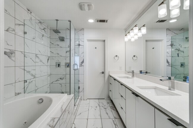 Building Photo - 1839 Euclid Ave