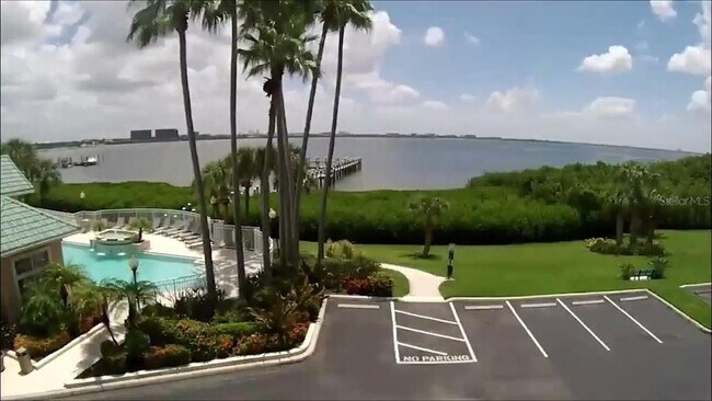 Building Photo - 4301 Bay Club Cir