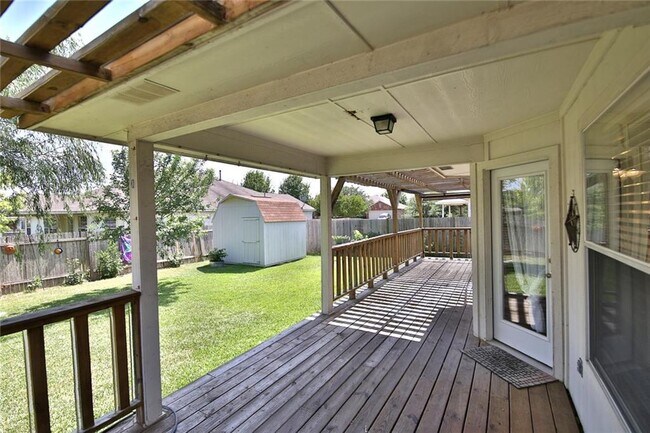 Building Photo - BEAUTIFUL 3 BEDROOMS / 2 BATH HOME IN SETTLERS CROSSING