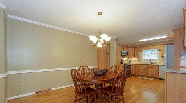Building Photo - Hickory Lakehouse