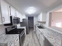 Building Photo - 324 Drummers Ln