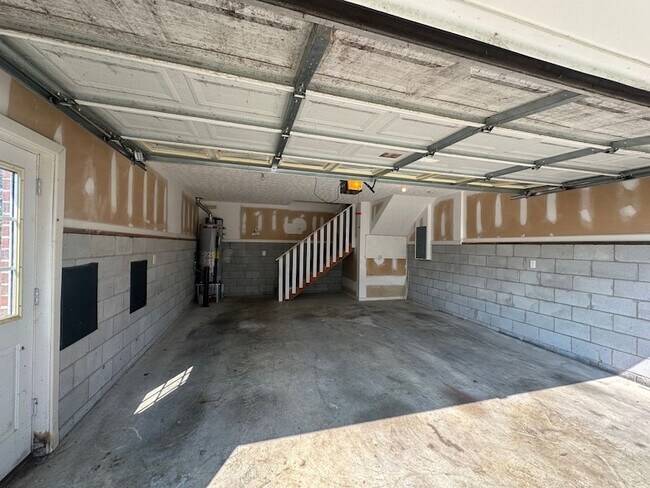 Building Photo - 3222 Briarhill Ct