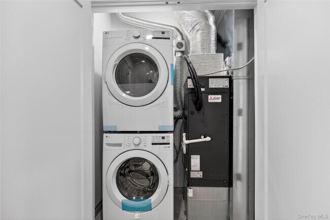 Building Photo - 10 Market St