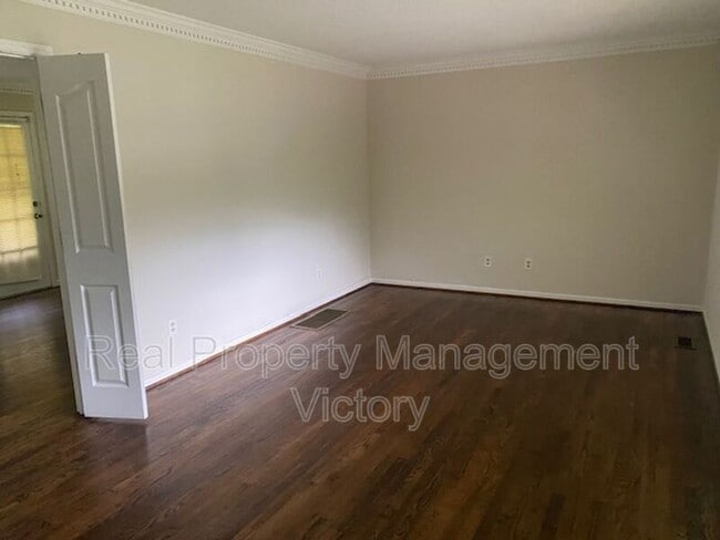 Building Photo - 1653 3rd Pl NW