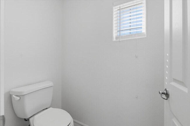 Building Photo - 752 Looking Bear Ct