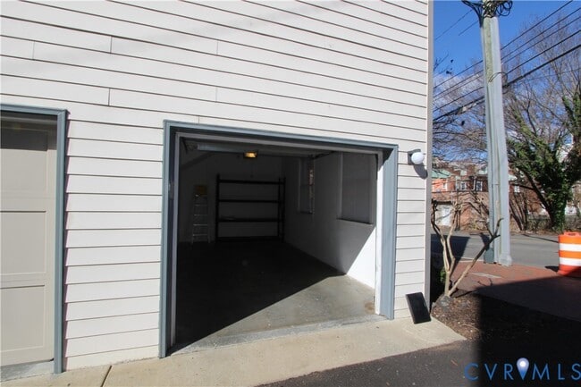 Building Photo - 219 N 19th St