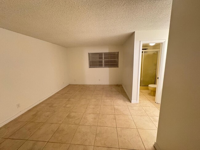 Building Photo - 10821 N Military Trl