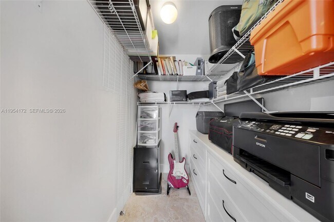 Building Photo - 14951 Royal Oaks Ln