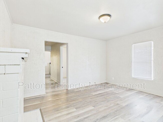 Building Photo - 1111 SW 13th Ave