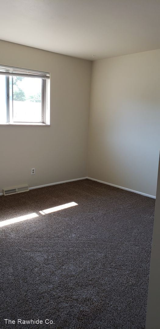 Building Photo - 4 br, 3 bath House - 2214  Greenwich Circle W