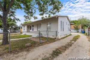 Building Photo - 1119 Fenfield Ave
