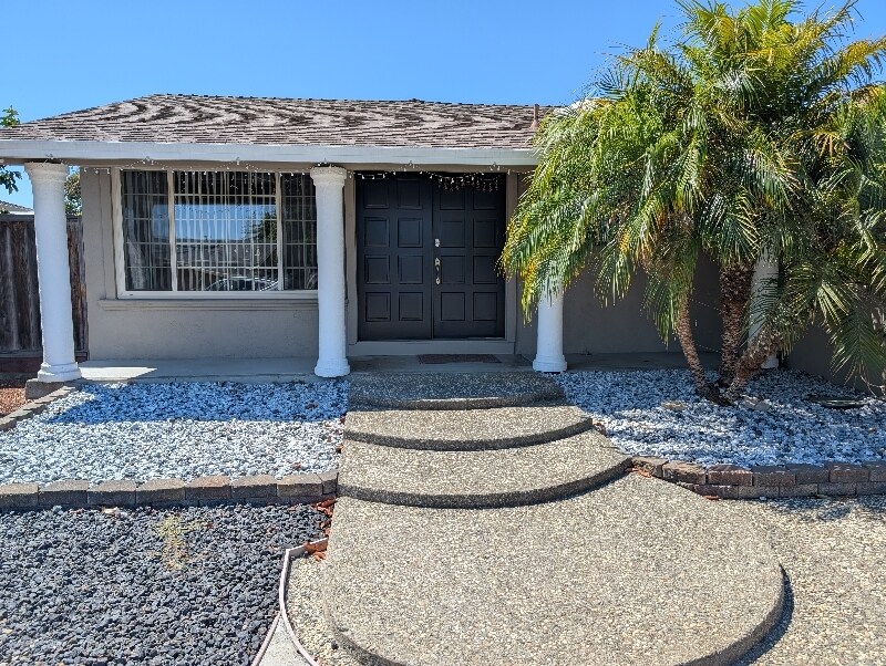 Building Photo - 32448 Edith Way