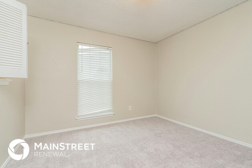 Building Photo - 1412 Hackamore St