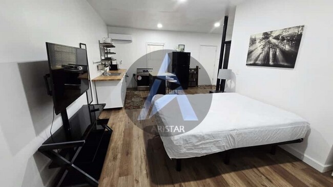 Building Photo - 4433 Coopers Creek Dr SE