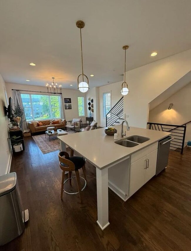 Building Photo - 2718 Delaware Ave