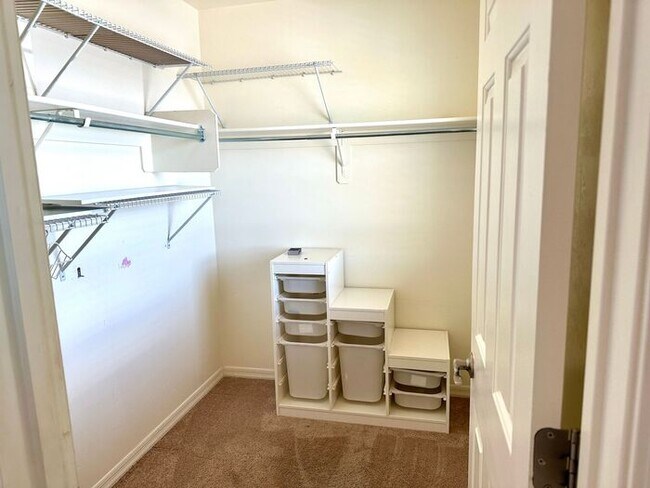 Building Photo - 1/2 MONTH FREE ON A 12 MONTH LEASE ! MOVE ...
