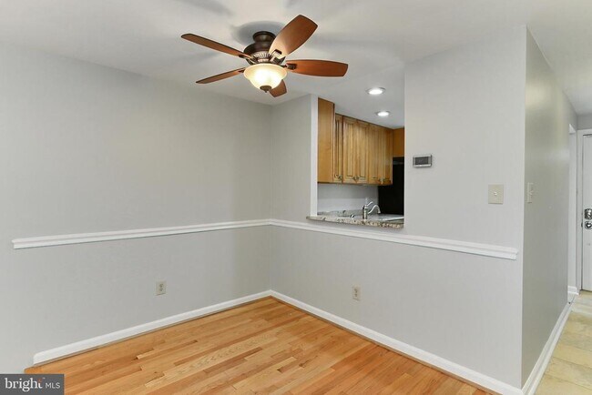 Building Photo - 11931 Redtree Way
