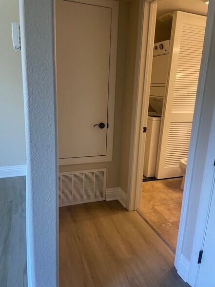 Building Photo - 3969 Nobel Dr